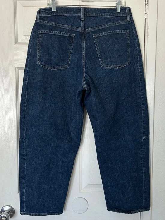 Old navy high rise barrel jeans - Picture 3 of 3